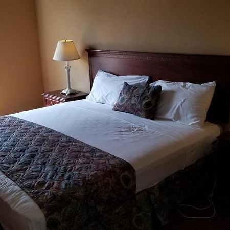 Guest House Villa Mishkan Runaway Bay Bagian luar foto