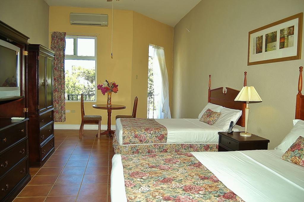 Guest House Villa Mishkan Runaway Bay Ruang foto