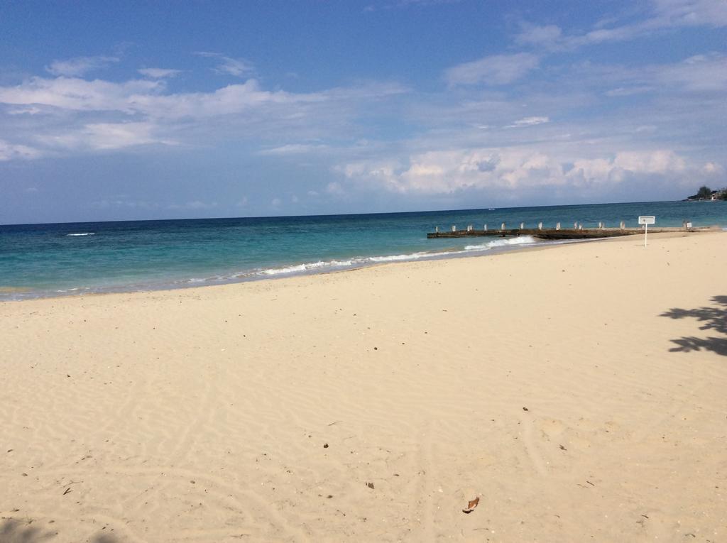 Guest House Villa Mishkan Runaway Bay Bagian luar foto