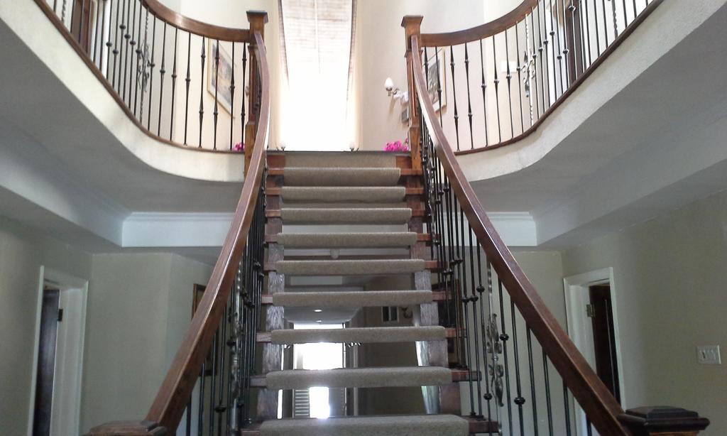 Guest House Villa Mishkan Runaway Bay Bagian luar foto